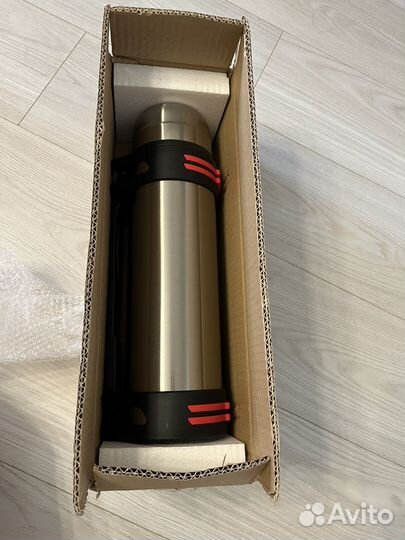 Термос металлический 2.5л новый