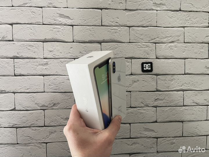 iPhone X, 64 ГБ
