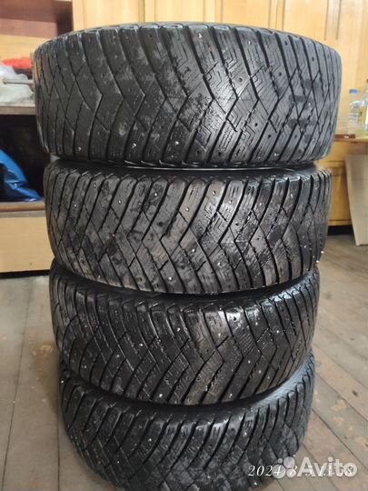 Goodyear UltraGrip Ice Arctic SUV 225/55 R18