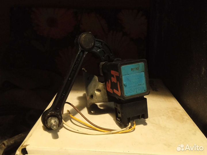 Датчик положения кузова volvo s40 задний