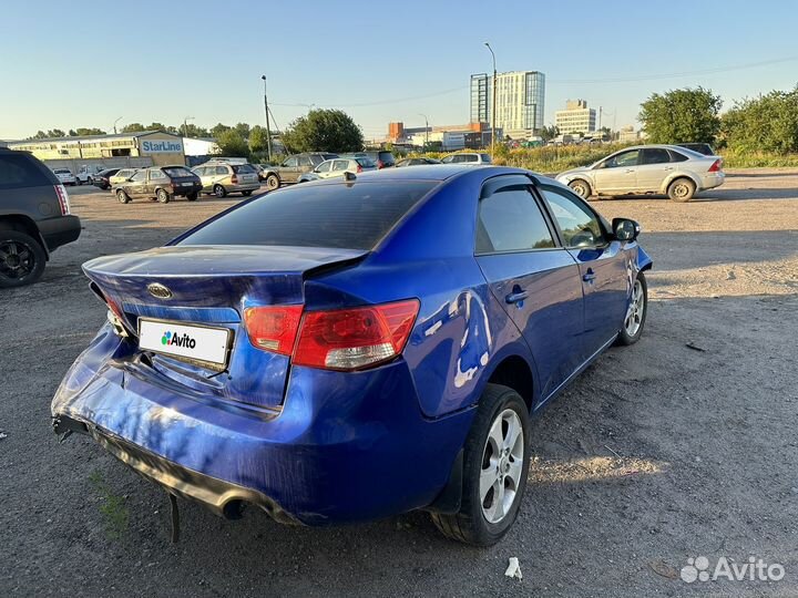 Kia Cerato 1.6 AT, 2010, битый, 200 000 км