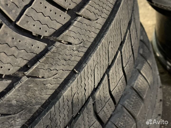 Michelin Latitude X-Ice 275/45 R20 110T