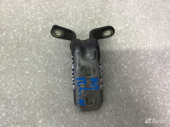 Петля двери передней левой нижняя Chevrolet Cruze