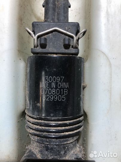 Бачок омывателя Nissan Note E11