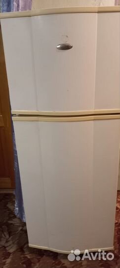 Холодильник Whirlpool