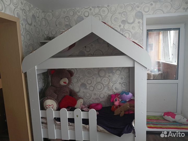 Детская кровать домик