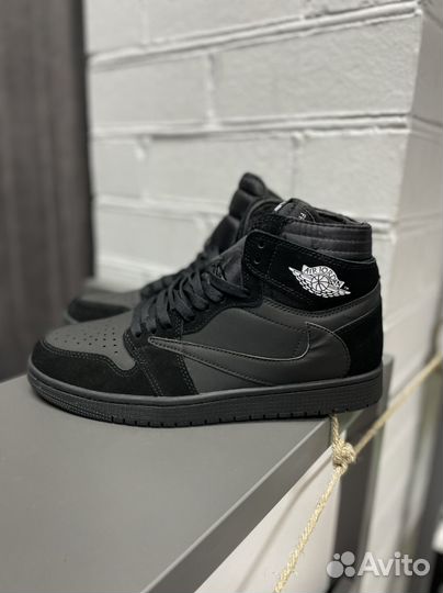 Зимние кроссовки Nike Air Jordan 1