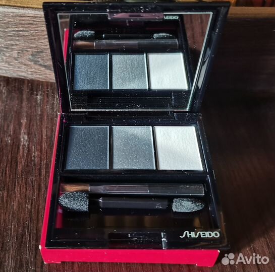 Тени-трио Shiseido