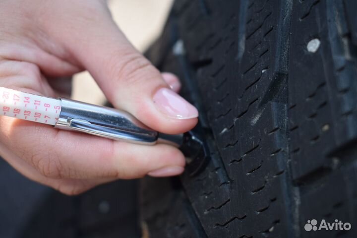 Nokian Tyres Hakkapeliitta 7 SUV 225/65 R17 106T