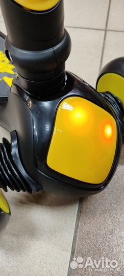 Самокат детский Pony возраст 2-5 лет светящийся