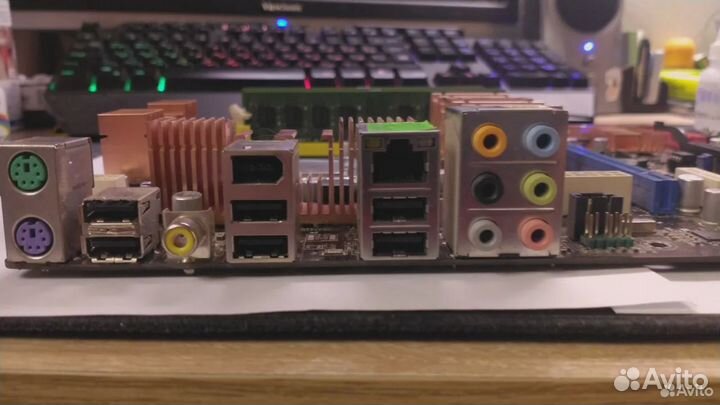 Материнская плата asus P5K PRO сокет 775