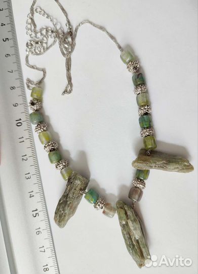 Зелёный Кианит колье