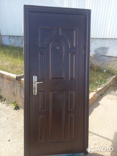 Дверь входная металлическая