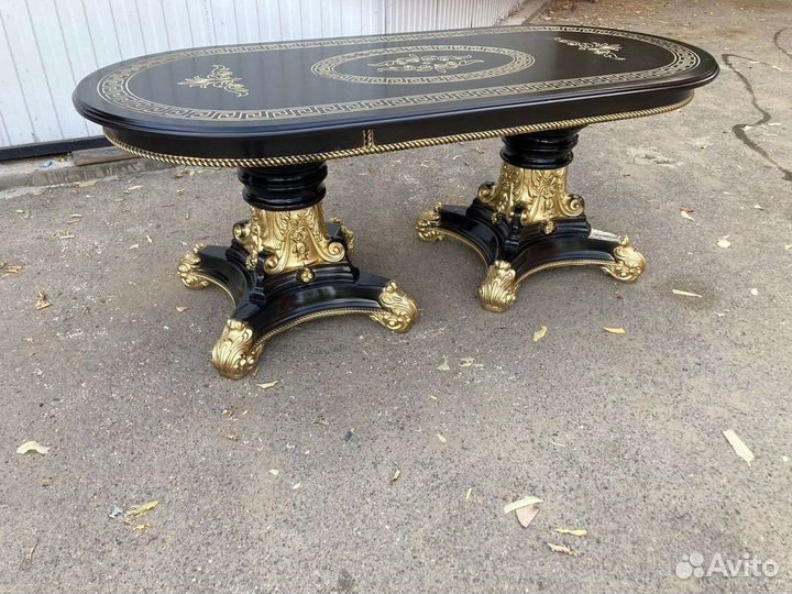 Столы и стулья