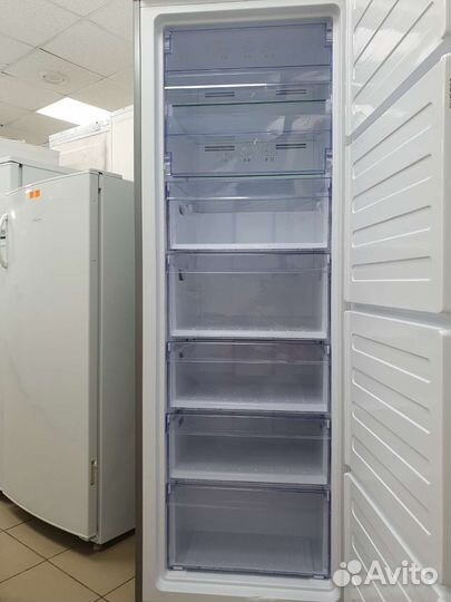 Морозильная камера Beko. Новая