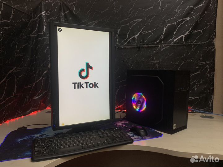 4 ядерный игровой компьютер с монитором под ключ