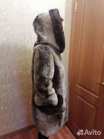 Шуба мутоновая с капюшоном 48 50