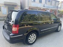 Chrysler Grand Voyager 2.8 AT, 2010, 190 000 км, с пробегом, цена 1 350 000 руб.