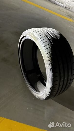 Pirelli P Zero PZ4 235/35 R20