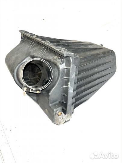 Корпус воздушного фильтра Jeep Liberty