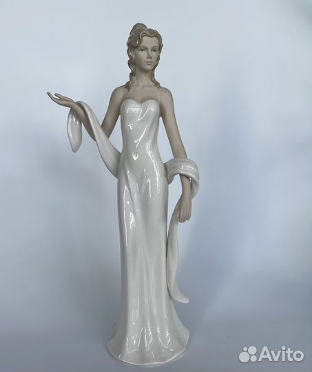 Статуэтка фарфор Англия