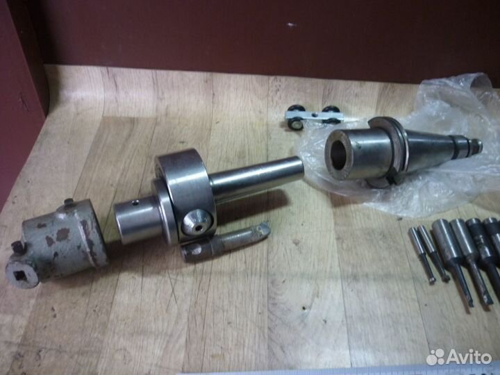 Расточной патрон с точной подачей 2450.704