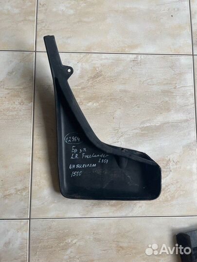 Брызговик задний правый Land Rover Freelander L