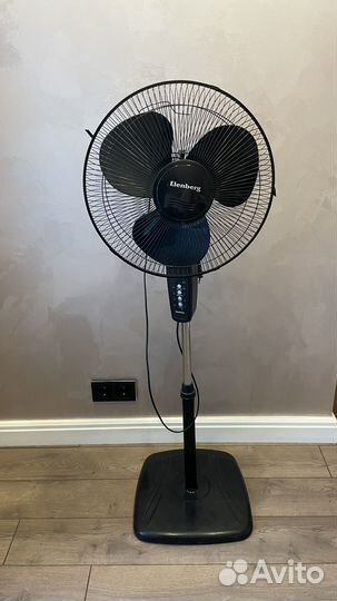 Вентилятор напольный черный Elenberg