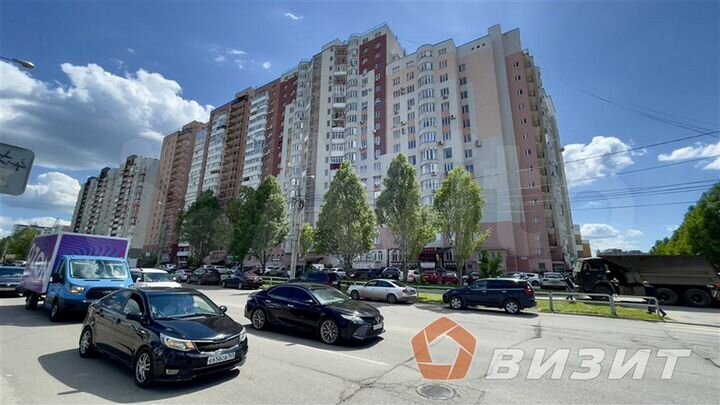 Торговое помещение на первой линии с парковкой