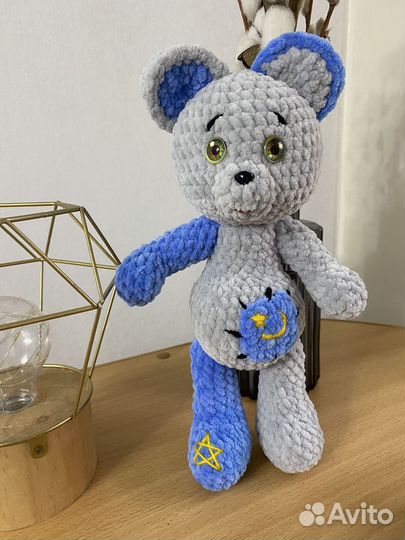 Вязаная игрушка Лунный мишка