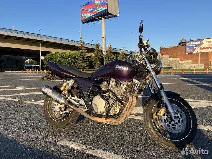 Мотоцикл yamaha XJR 400