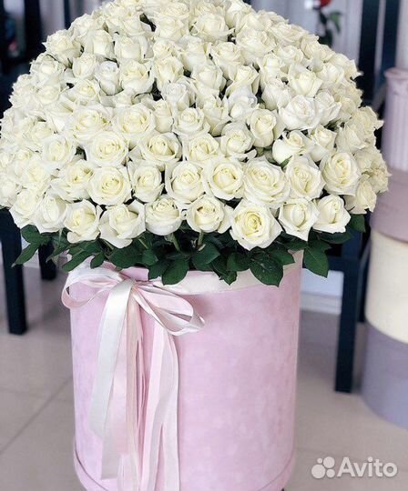 Белые розы Букет роз Корзина роз