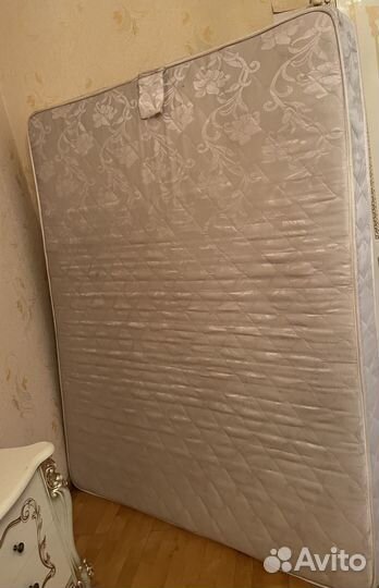 Продам матрас 1,6*1,9