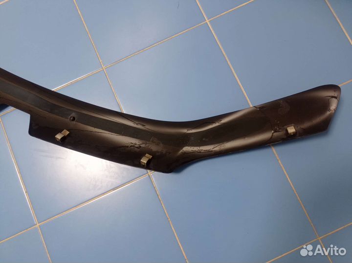 Мухобойка на капот рено логан 2