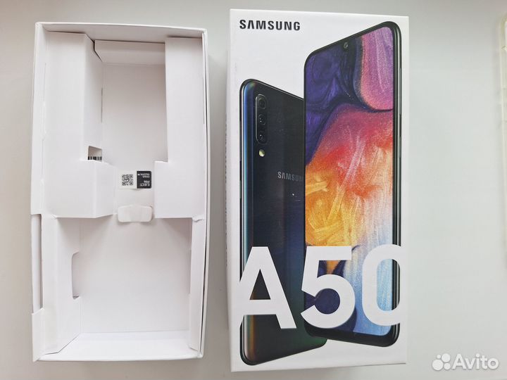 Samsung Galaxy A50, 4/64 ГБ