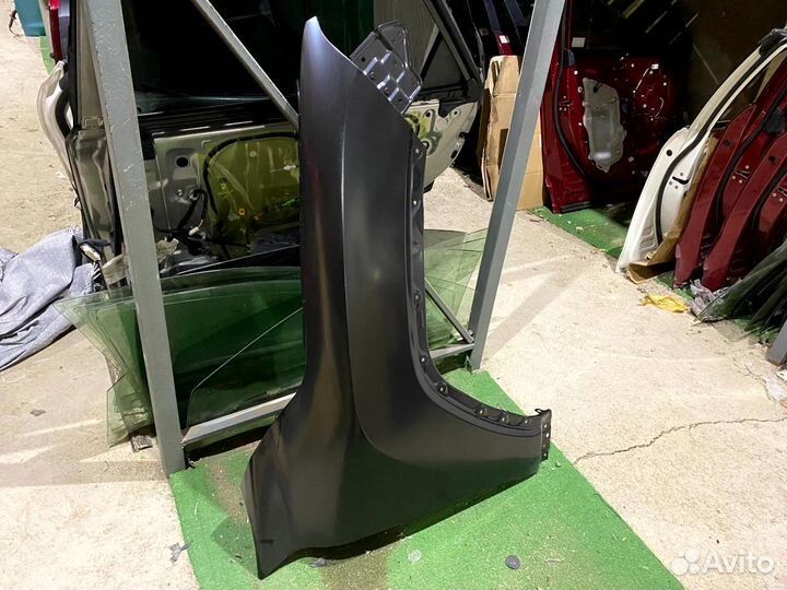 Крыло переднее правое Toyota Land Cruiser 300