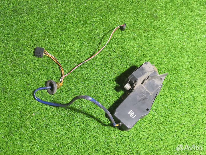 Замок задней правой двери Volvo 850