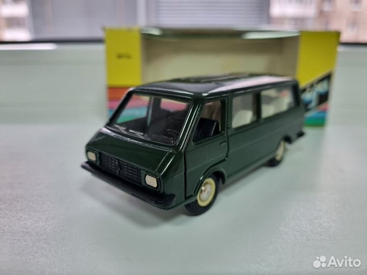 Модель раф-2203 А18, 1:43 Сделано в СССР