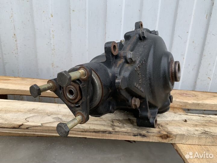 Редуктор передний BMW E34 525ix полный привод