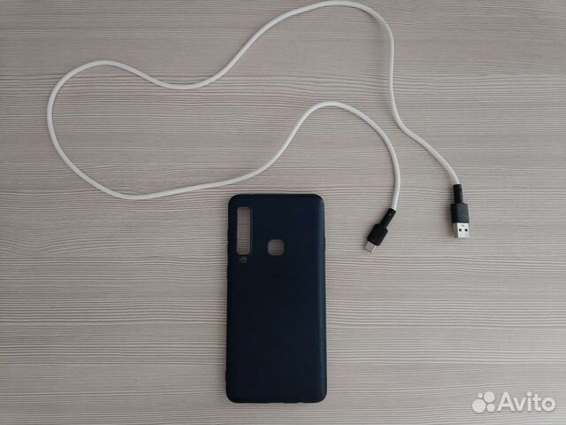 Чехол и кабель на Самсунг А 9