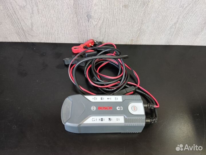 Автономное зарядное устройство для АКБ Bosch C3