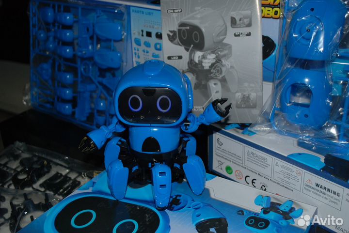 Интерактивный робот Small Six