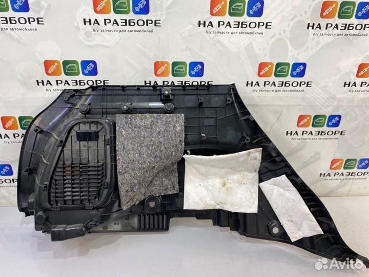 Обшивка багажника задняя правая Toyota Rav4 XA40