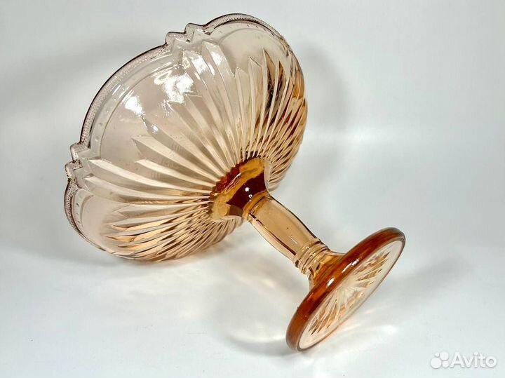 Ваза-конфетница на ножке. Винтаж, стекло