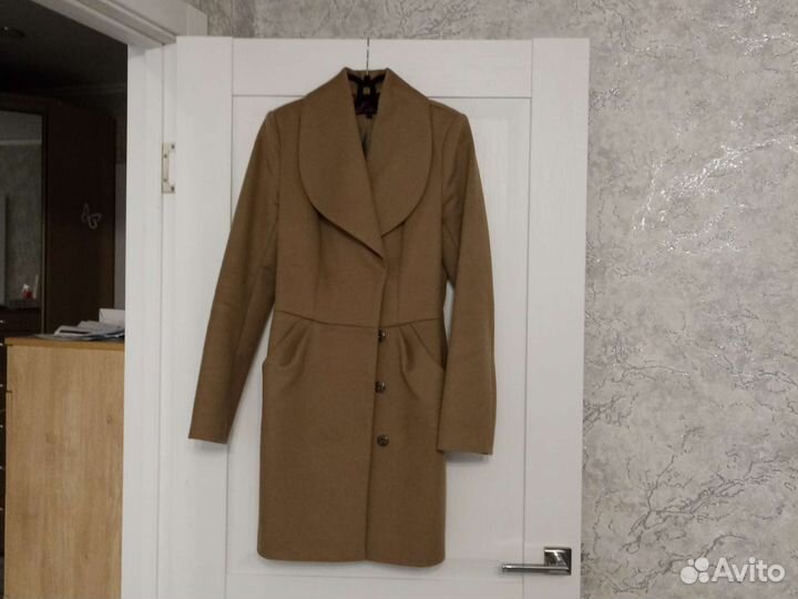 Пальто женское 42 44