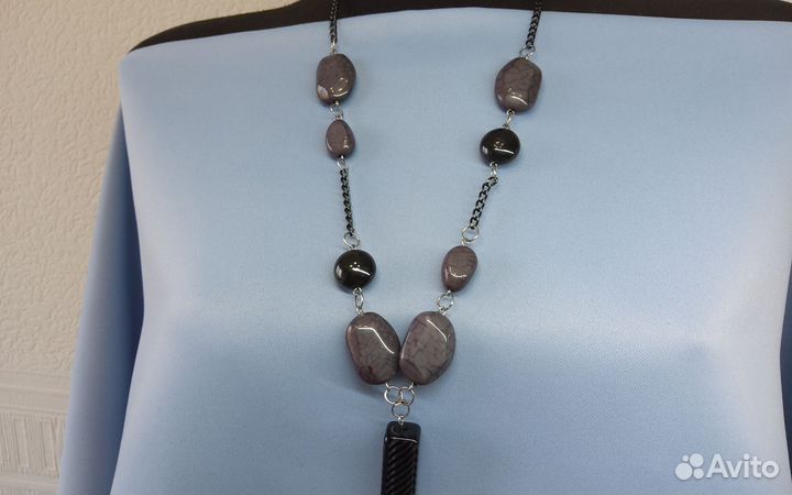 Комплект бижутерии серьги и бусы