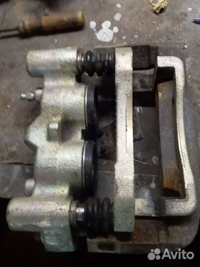 Суппорт левый УАЗ патриот