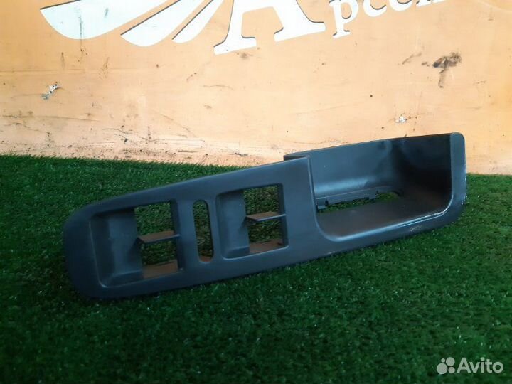 Накладка блока управления стеклоподъемниками