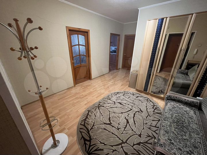 2-к. квартира, 82,2 м², 3/10 эт.