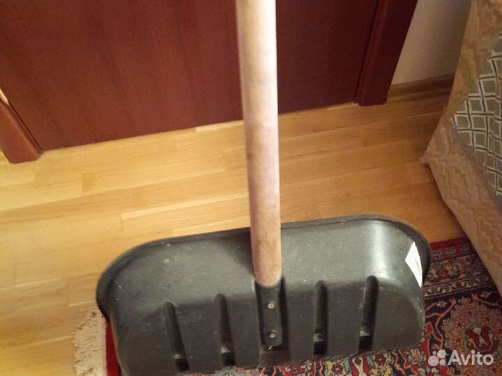 Лопата для уборки снега